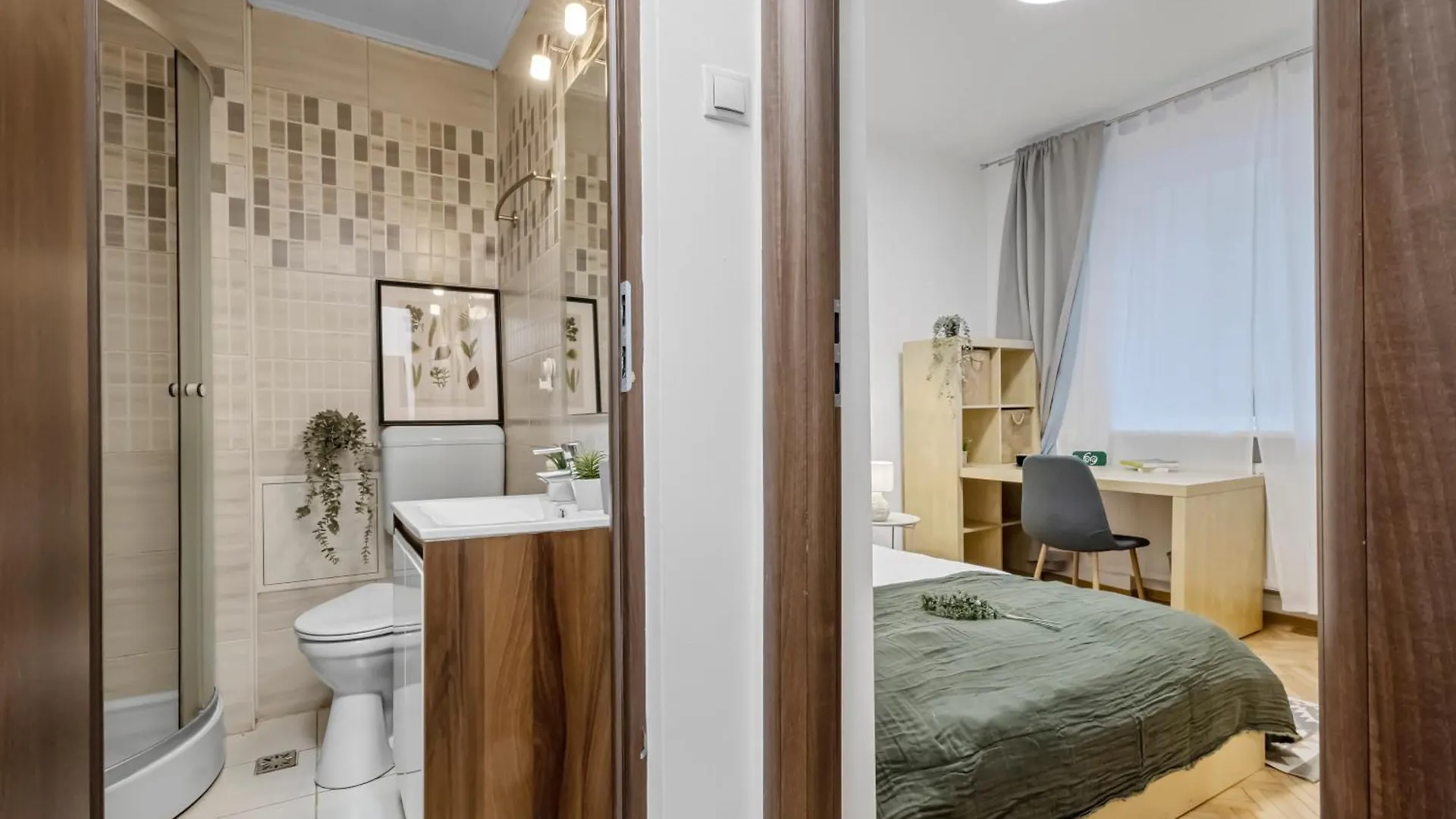 Apartment Earthy Escape - Central Apt With Balcony Bucharest