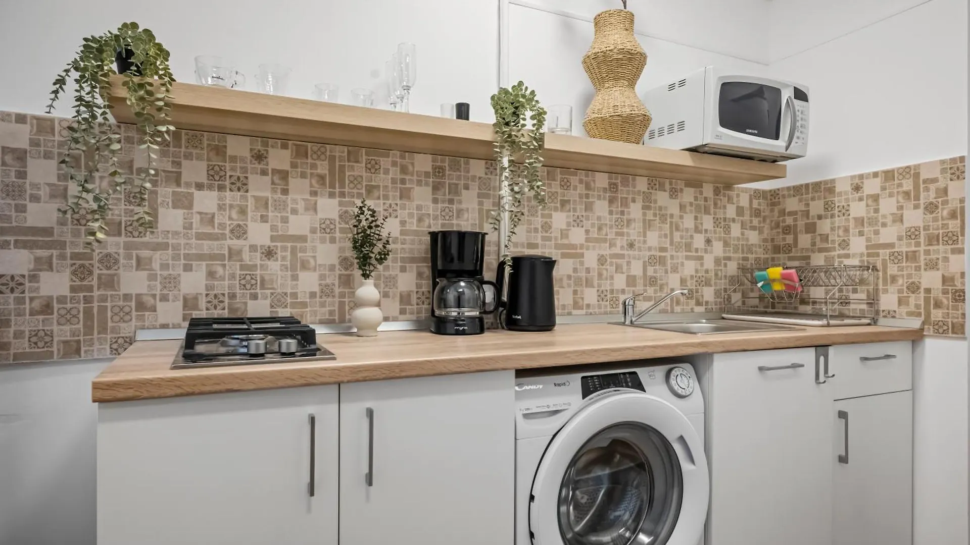 Earthy Escape - Central Apt With Balcony بوخارست 0*,